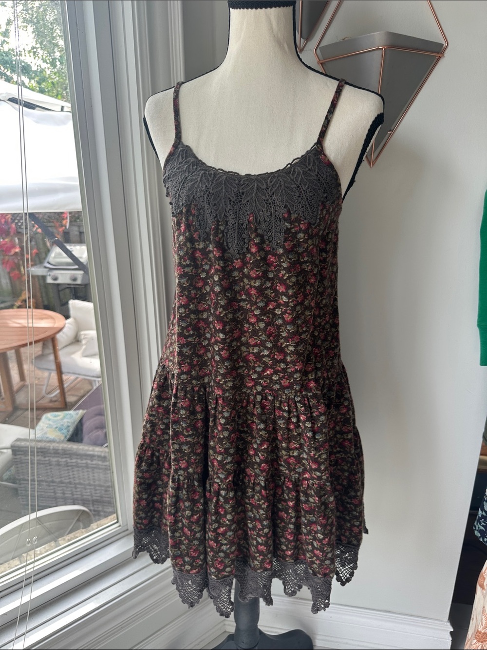 A’REVE Brown Pink Rose Floral Lace-Trim Tiered Drop Waist Dress Size Medium